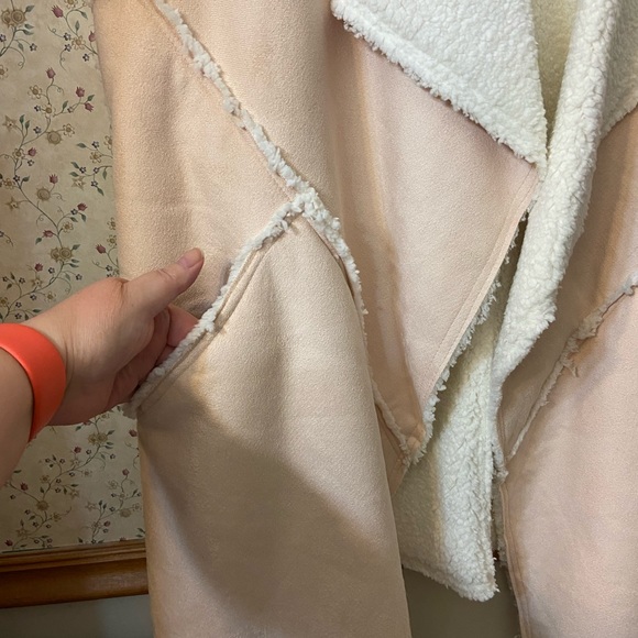 Lularoe Marlow RETIRED - Picture 2 of 5